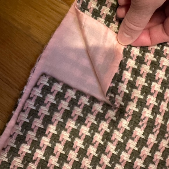 Kicky pink taupe and cream wool blend knee length skirt w pink silk lining - Picture 4 of 13